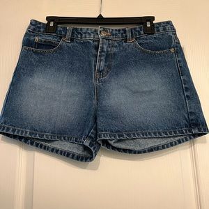 Woman’s size 9 jean short